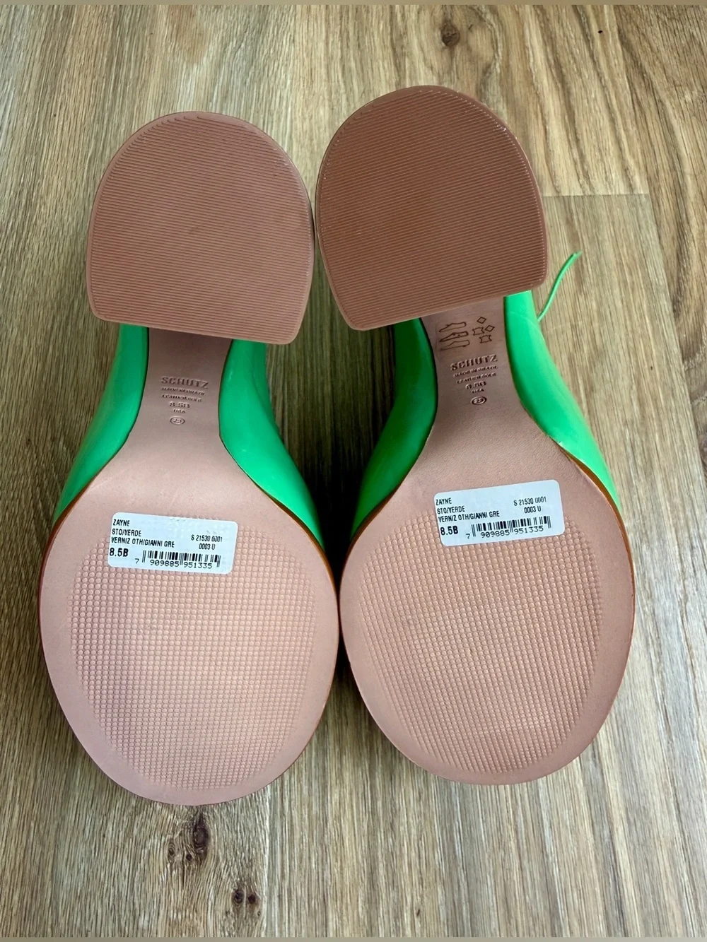 Schutz Zayne Platform Mary Jane Pumps Neon Green Patent Size 8.5B